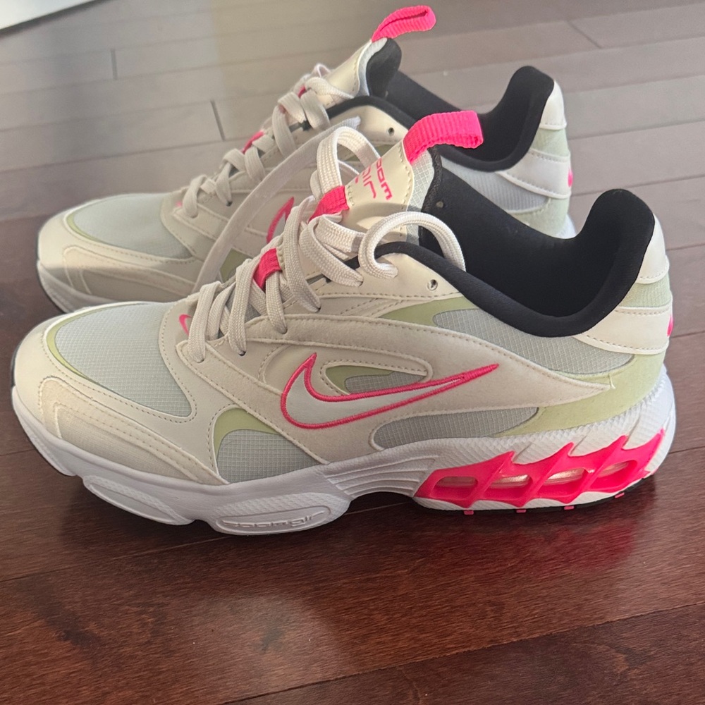 Nike Women's Sneakers - White and Neon Pink